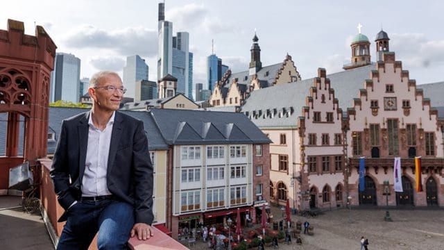 Für Stadtkämmerer Dr. Bastian Bergerhoff spielt das Thema faire Finanzanlagen eine wichtige Rolle. Für Stadtkämmerer Dr. Bastian Bergerhoff spielt das Thema faire Finanzanlagen eine wichtige Rolle. Foto: Stefanie Kösling