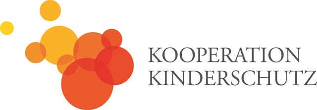 Logo Kooperation Kinderschutz Mehrere überlappende Kreise in verschiedenen Orange-Tönen und der Schriftzug Kooperation Kinderschutz